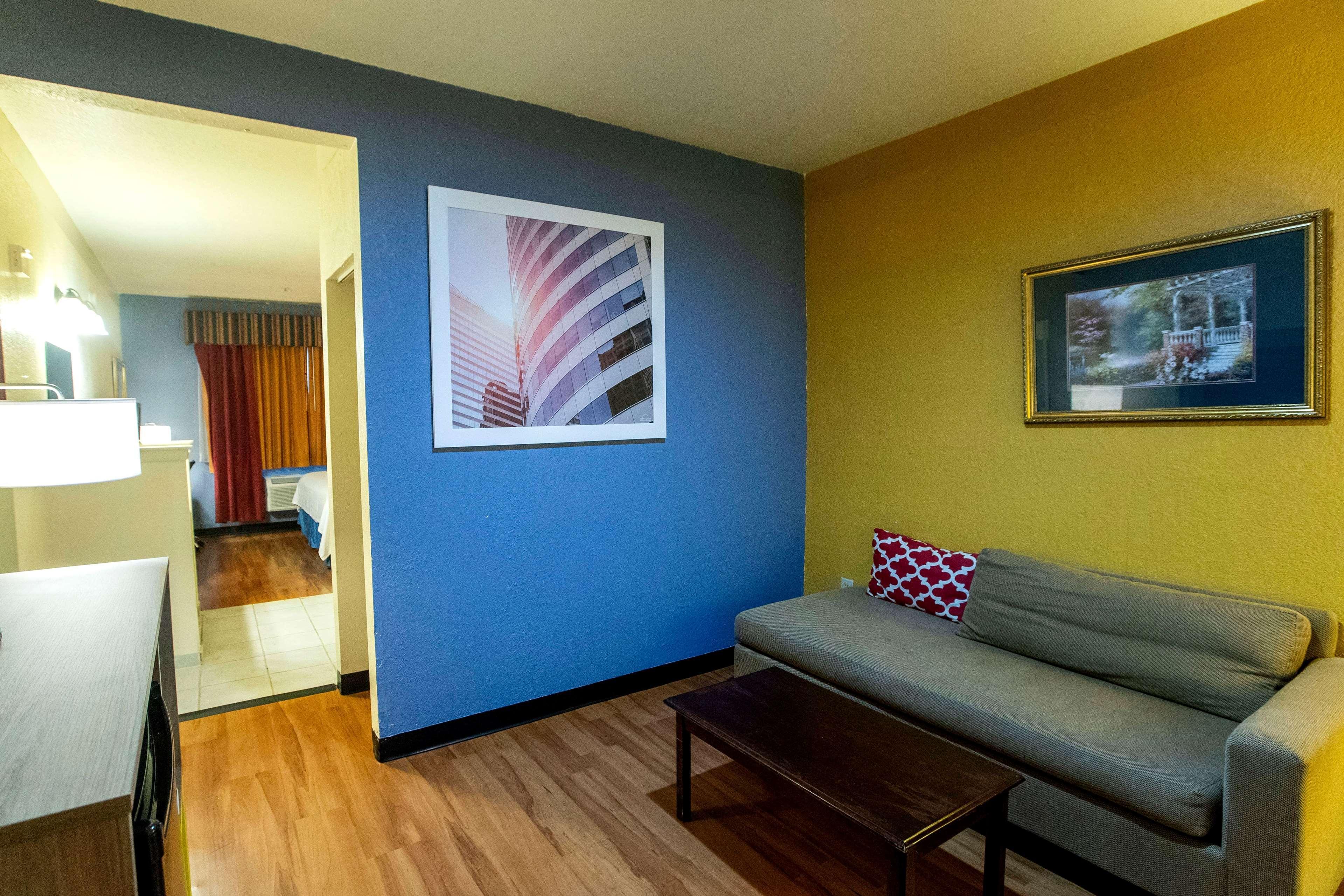 Days Inn & Suites By Wyndham Houston North/Aldine Exteriér fotografie