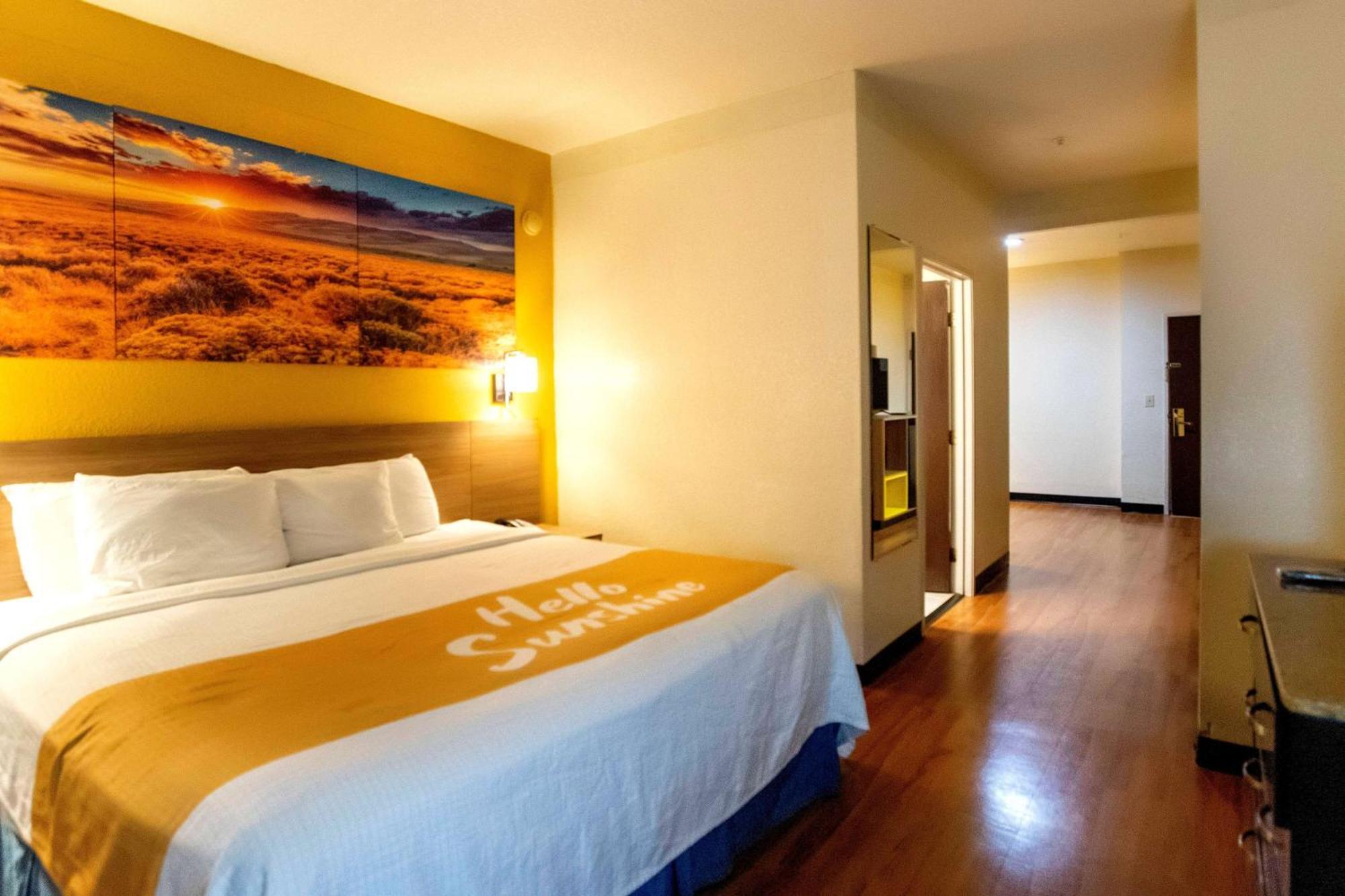 Days Inn & Suites By Wyndham Houston North/Aldine Exteriér fotografie