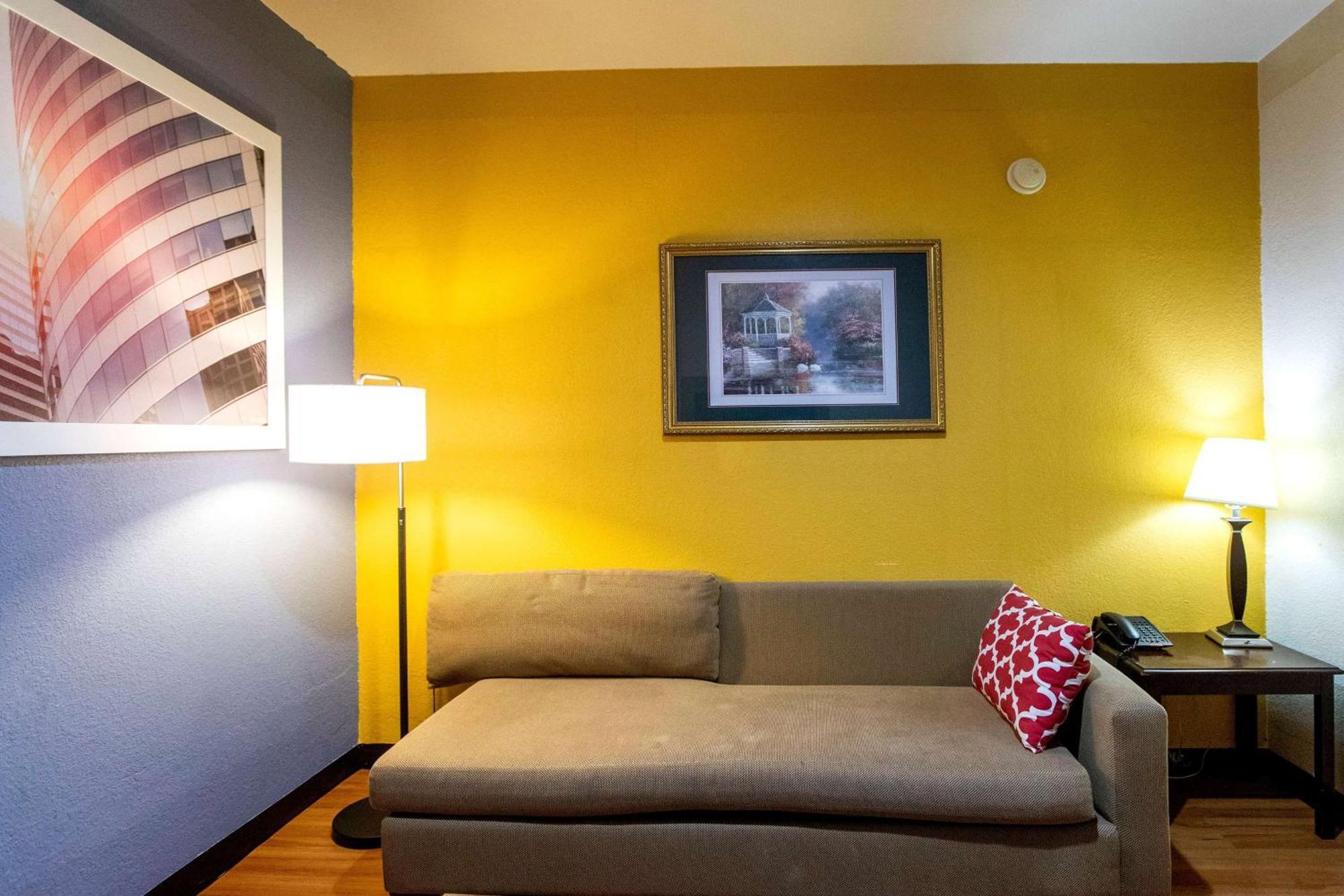 Days Inn & Suites By Wyndham Houston North/Aldine Exteriér fotografie