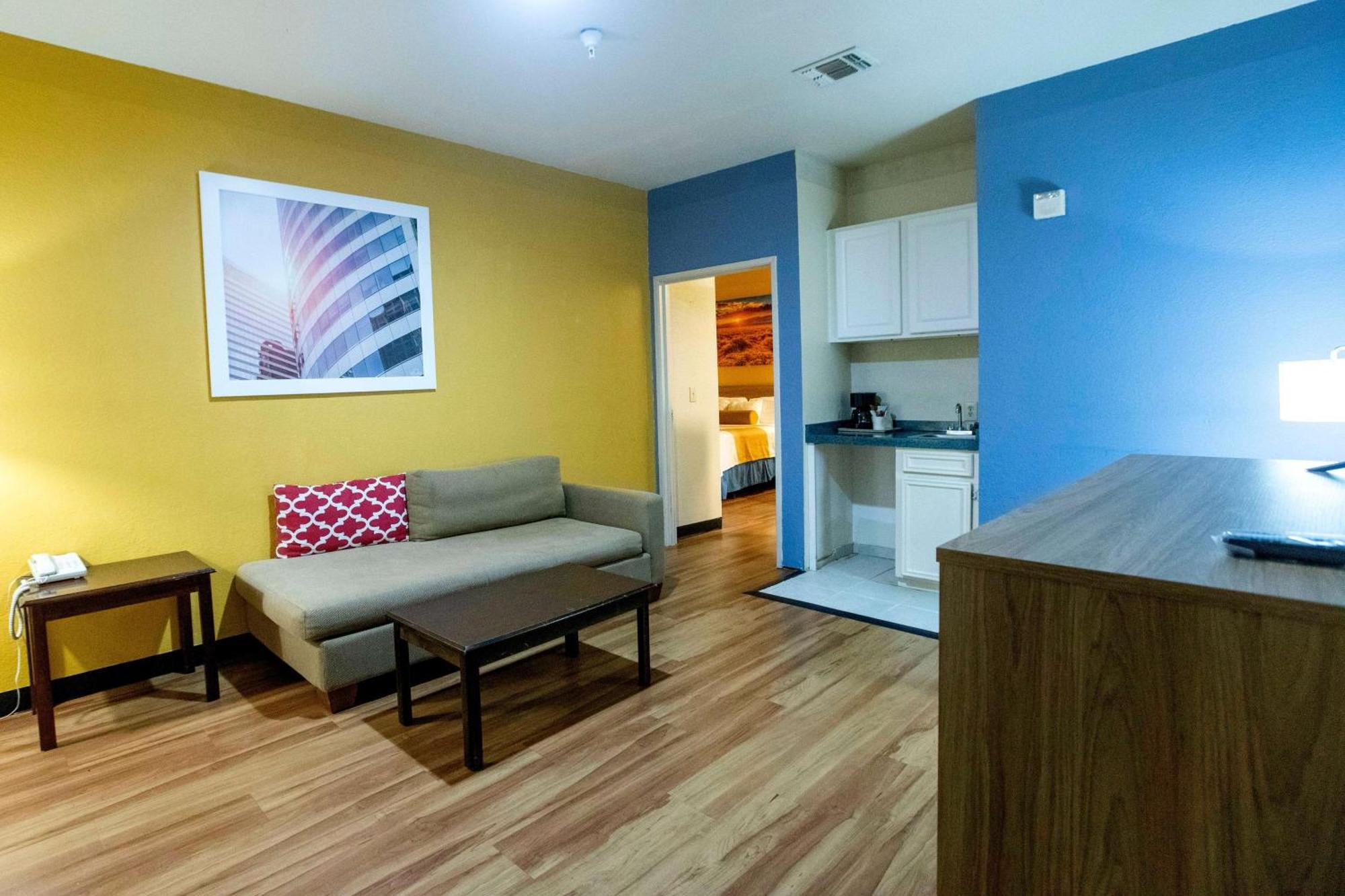Days Inn & Suites By Wyndham Houston North/Aldine Exteriér fotografie